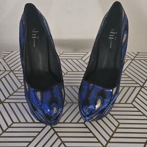 Shi by JOURNEYS Women's Blue and Gold Sequin Heels
